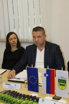 31663_1483444254_269_31663