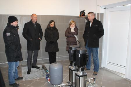 31894_1483444367_17_31894