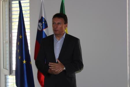 27244_1473693608_300_27244