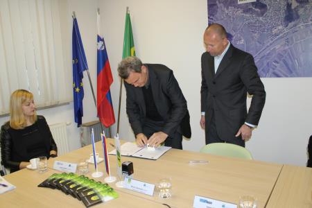 10761_1455792693_147_10761