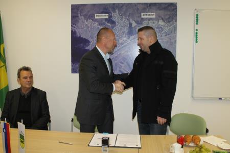 10735_1455792683_2_10735