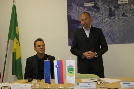 10657_1455792655_104_10657