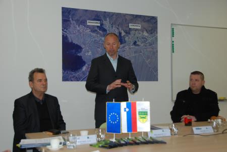 10627_1455792646_93_10627